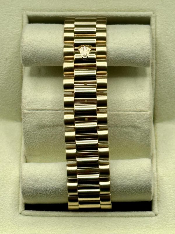 2000 Rolex Day-Date 36mm 118208 Presidential Champagne Wave Dial for sale
