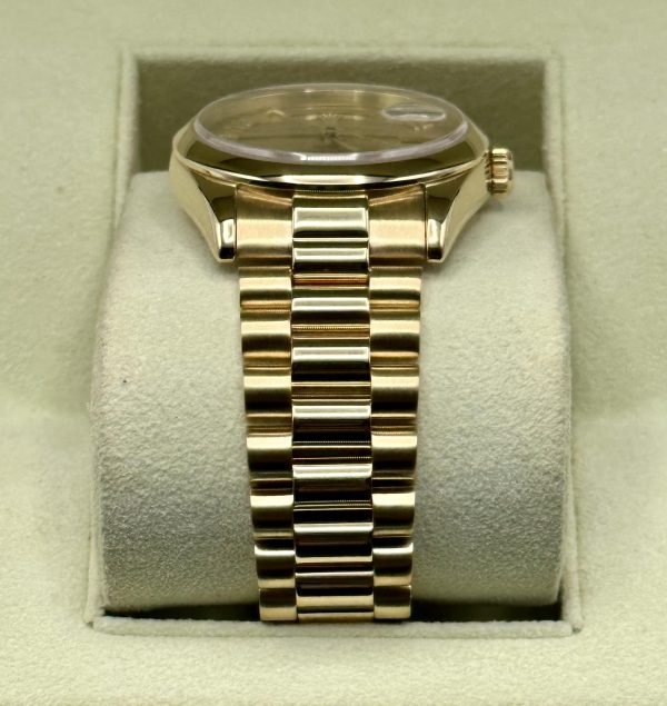 2000 Rolex Day-Date 36mm 118208 Presidential Champagne Wave Dial for sale