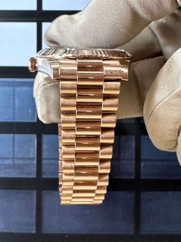 Rolex Day-Date 40mm 228235 Presidential Rose Gold Chocolate Dial for sale