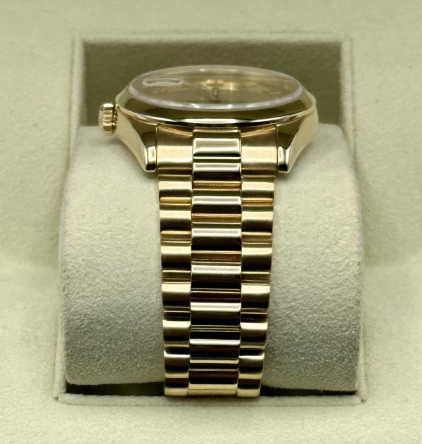 2000 Rolex Day-Date 36mm 118208 Presidential Champagne Wave Dial for sale