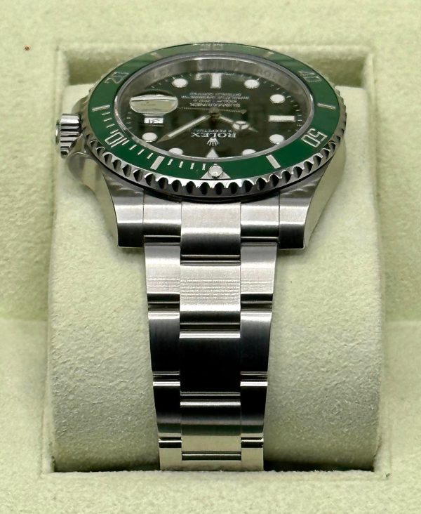 OLD STOCK 2014 Rolex Submariner “Hulk” 40mm 116610LV Green Dial (Unworn) for sale