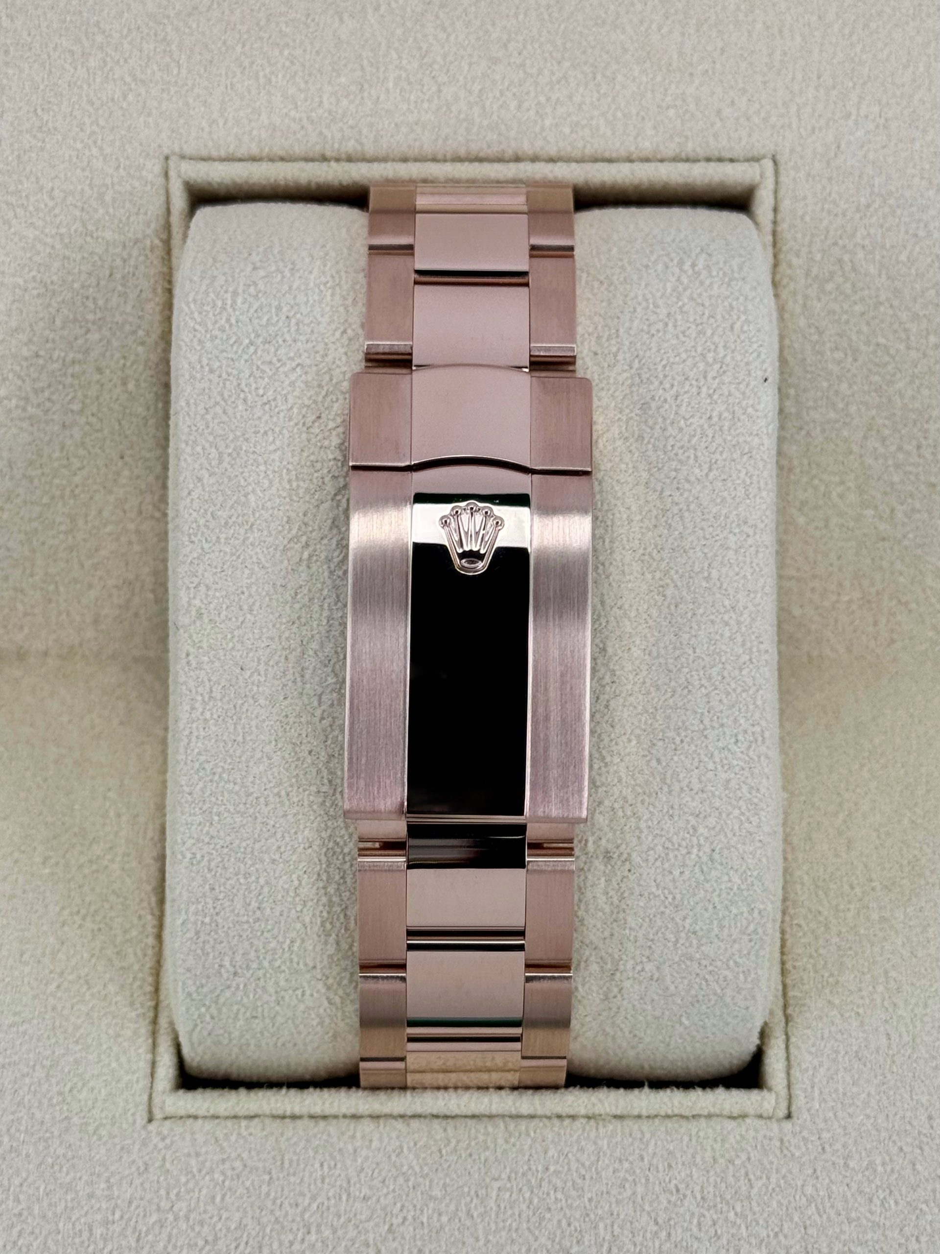 Rolex Sky-Dweller 336935 dial and case detail