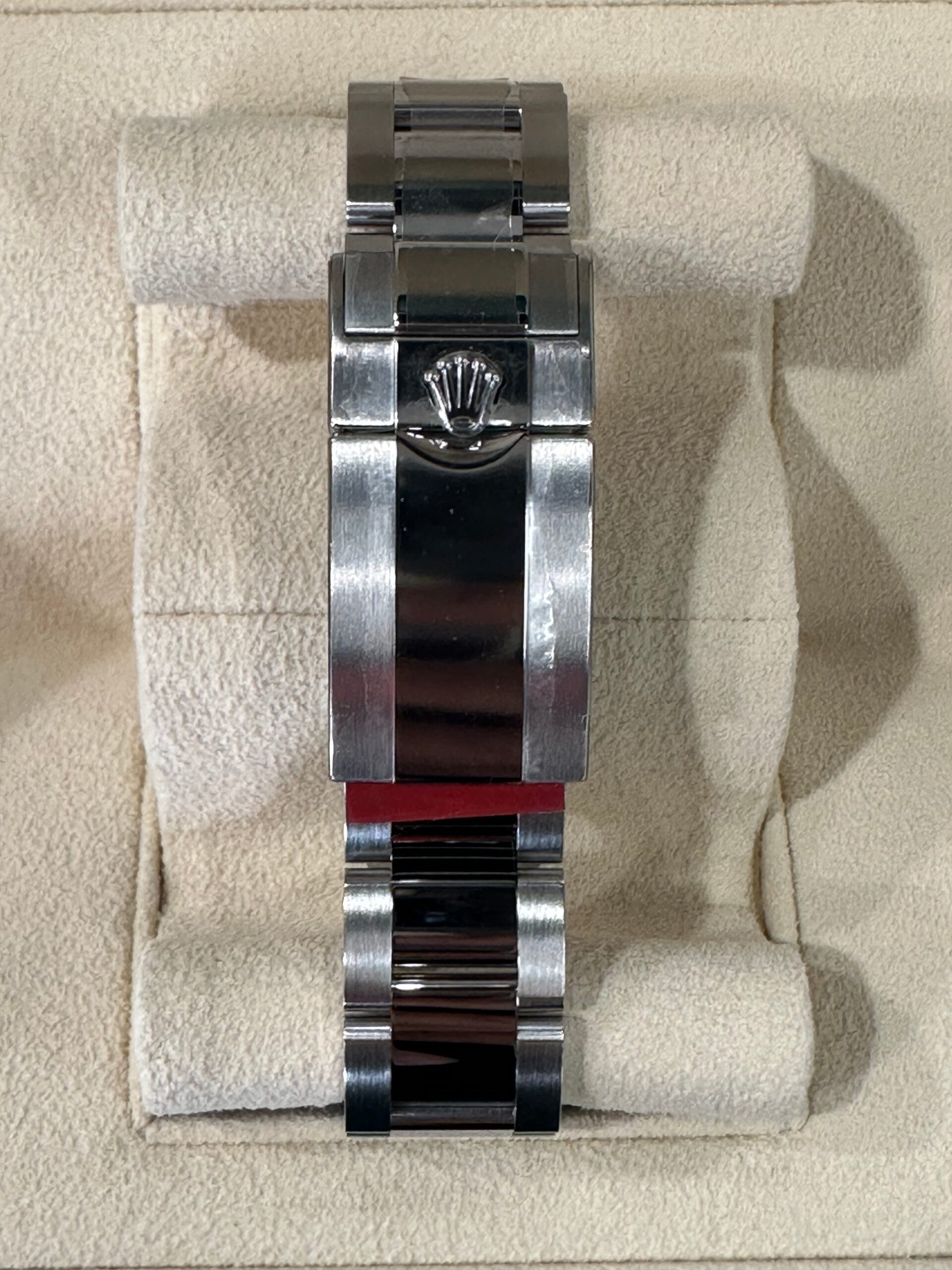 Rolex Daytona 116500LN dial and case detail