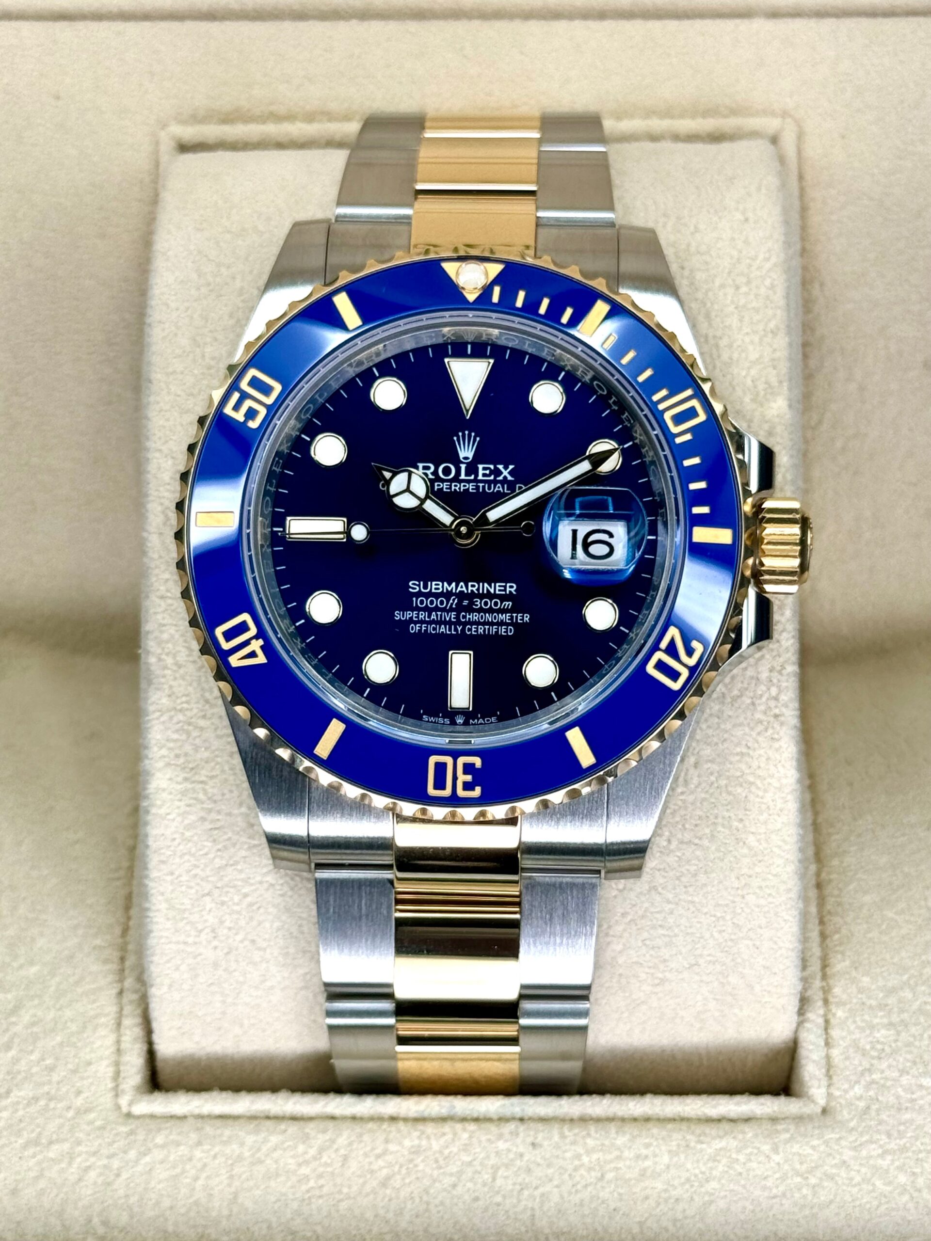 Pre owned Rolex Submariner 8220 for sale