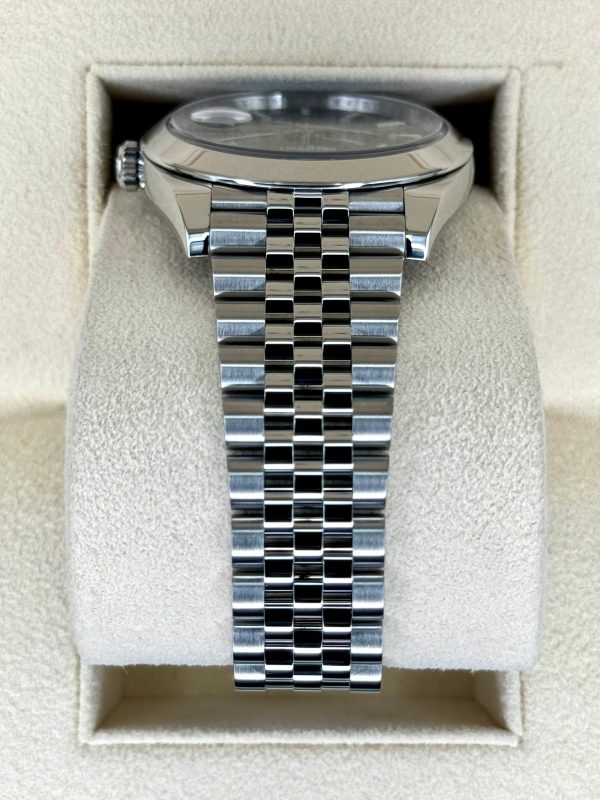 2022 Rolex Datejust 41mm 126300 Stainless Steel Jubilee Blue Motif Dial for sale