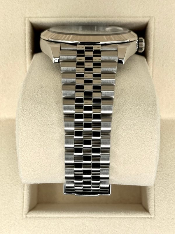 Rolex Datejust 41mm 126334 Stainless Steel Jubilee Blue Dial for sale