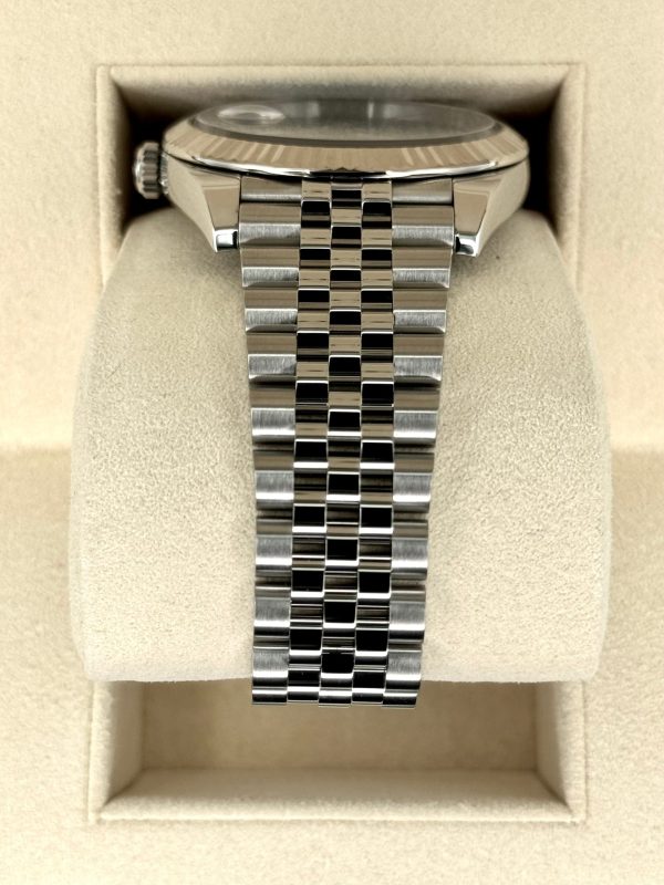 Rolex Datejust 41mm 126334 Stainless Steel Jubilee Blue Dial for sale