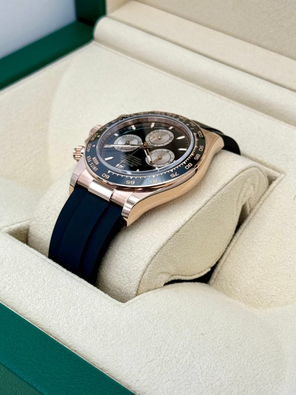 2025 Rolex Daytona 40mm 126515LN Rose Gold Oysterflex Black Dial (Unworn) for sale