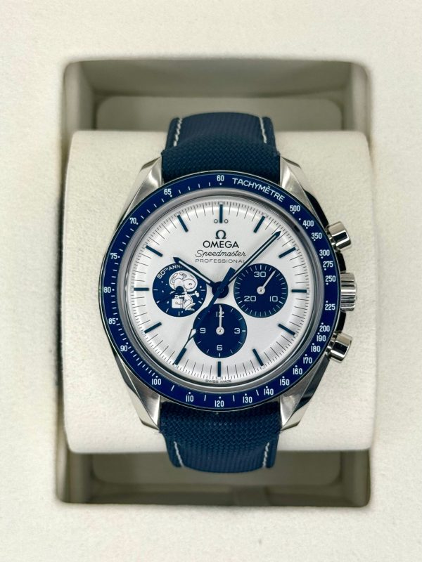 2023 Omega Speedmaster Silver Snoopy Award 310.32.42.50.02.001 for sale