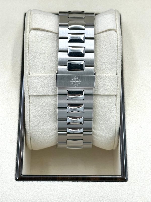 Patek Philippe 40mm 5711/1A-010 Nautilus Stainless Steel Blue Dial for sale