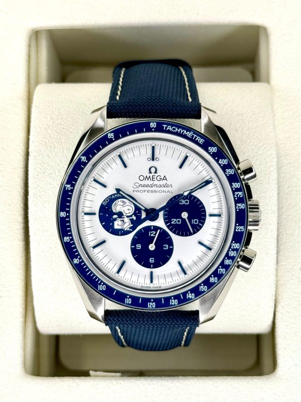 2024 Omegas Speedmaster Silver Snoopy Award 310.32.42.50.02.001 (Unworn) for sale