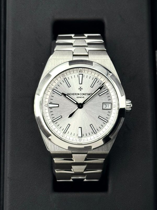 2018 Vacheron Constantin Overseas 41mm 4500V Stainless Silver Dial for sale