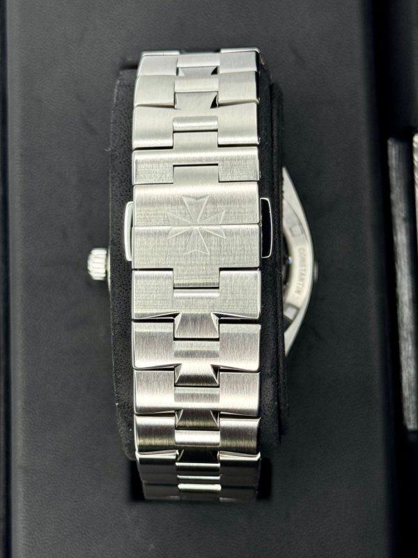2018 Vacheron Constantin Overseas 41mm 4500V Stainless Silver Dial for sale