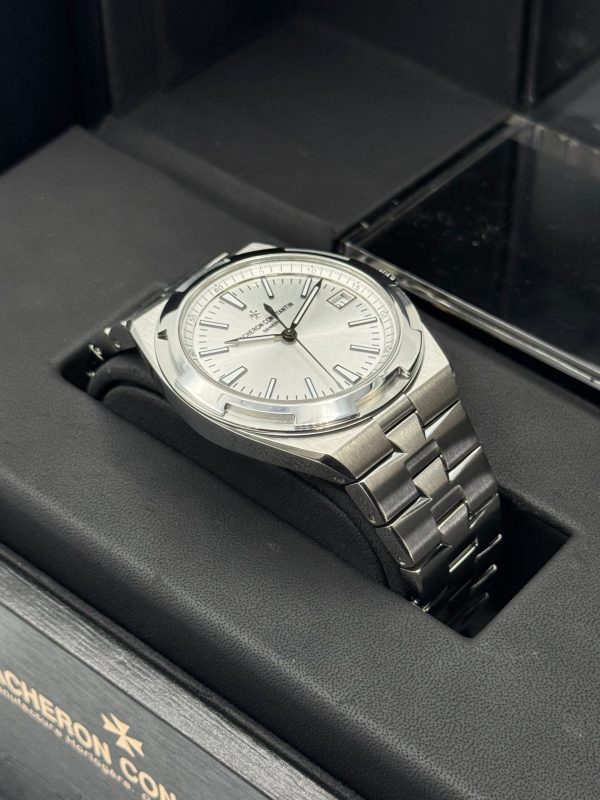 2018 Vacheron Constantin Overseas 41mm 4500V Stainless Silver Dial for sale