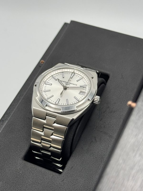 2018 Vacheron Constantin Overseas 41mm 4500V Stainless Silver Dial for sale