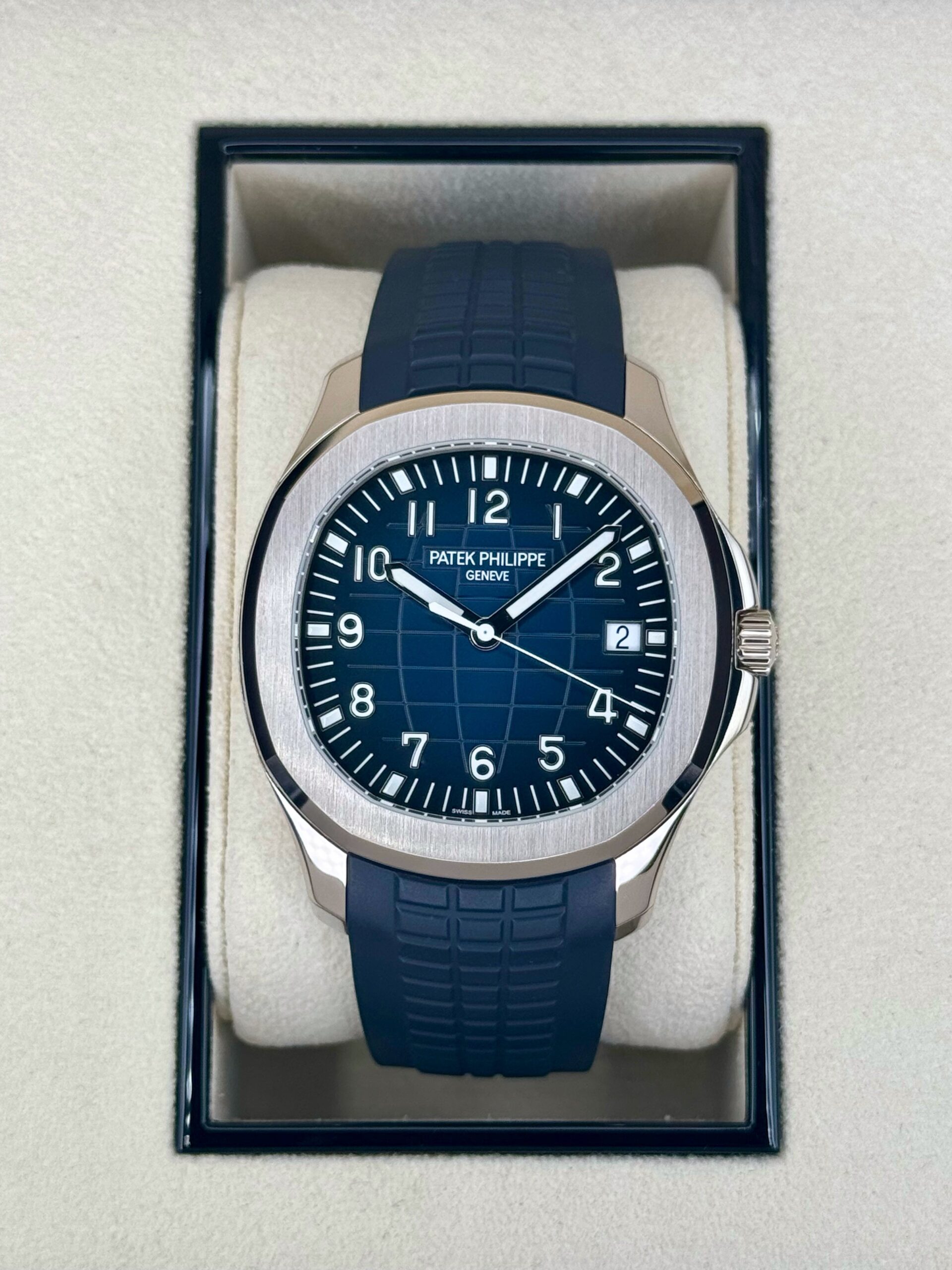 Pre owned Patek Philippe Aquanaut watches for sale