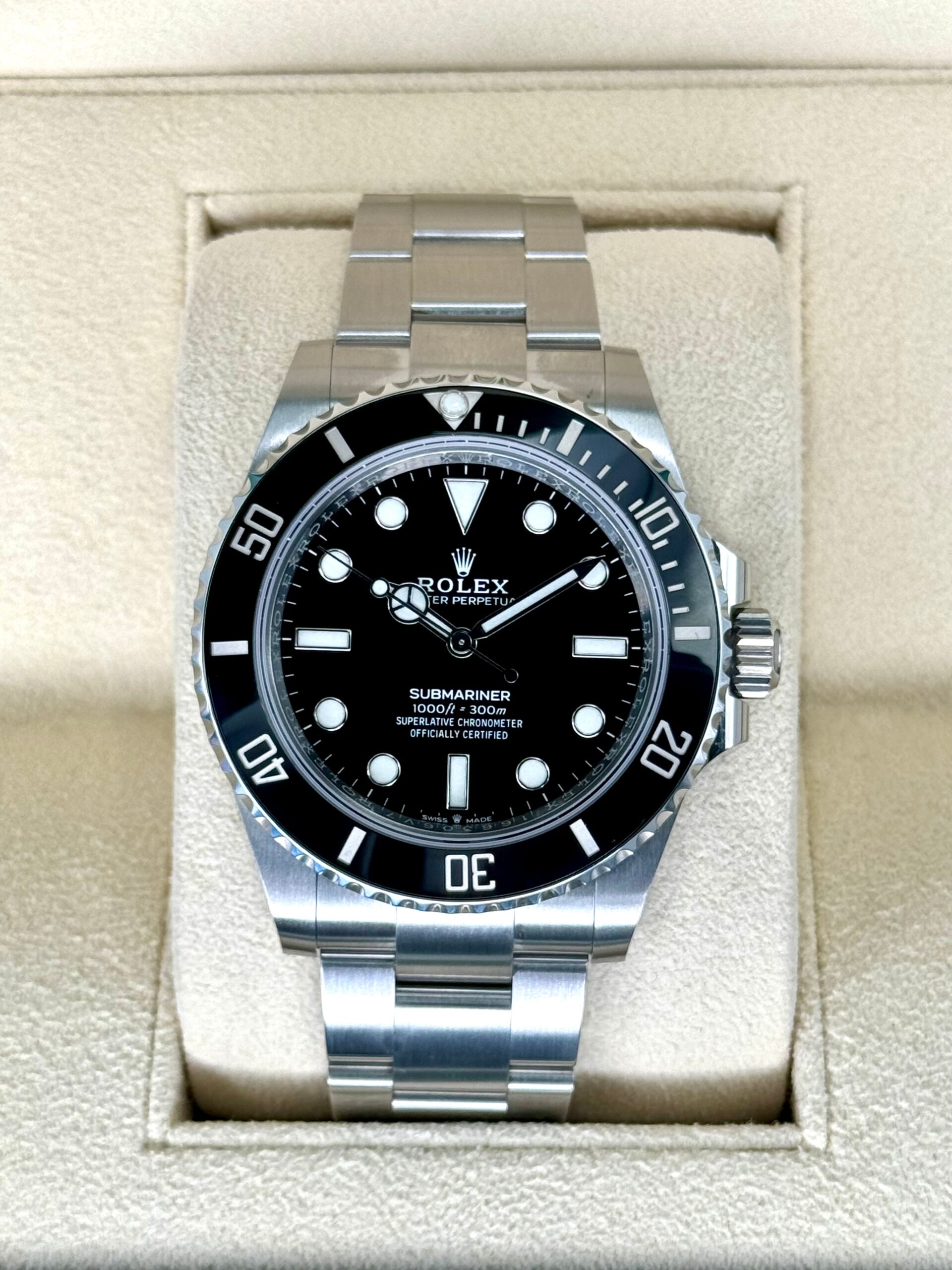 Pre owned Rolex Submariner 124060 for sale